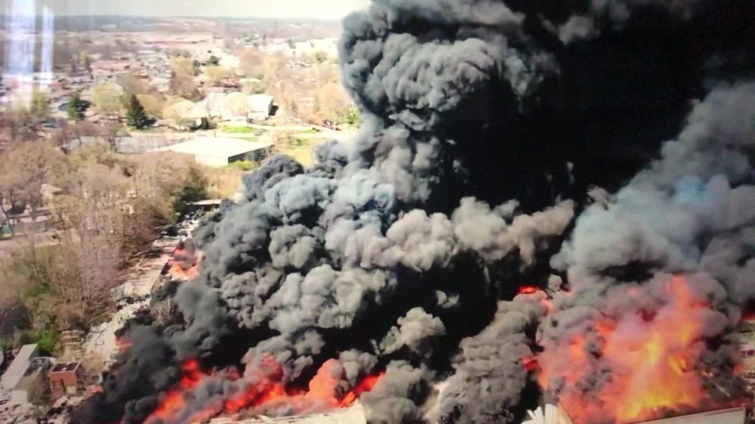 ‘Definitely Toxic’: Hundreds Forced From Homes as Indiana Plastics Fire Continues to Burn