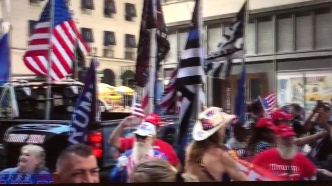 The People Love Their President Trump❤️🤍💙 Live now in NYC.🇺🇸